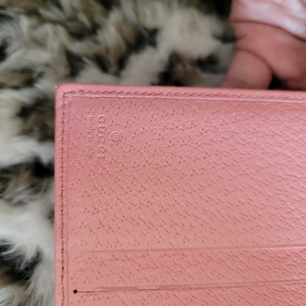 SALE🎉 Authentic Gucci Pink Leather Compact Wallet - Picture 11 of 13